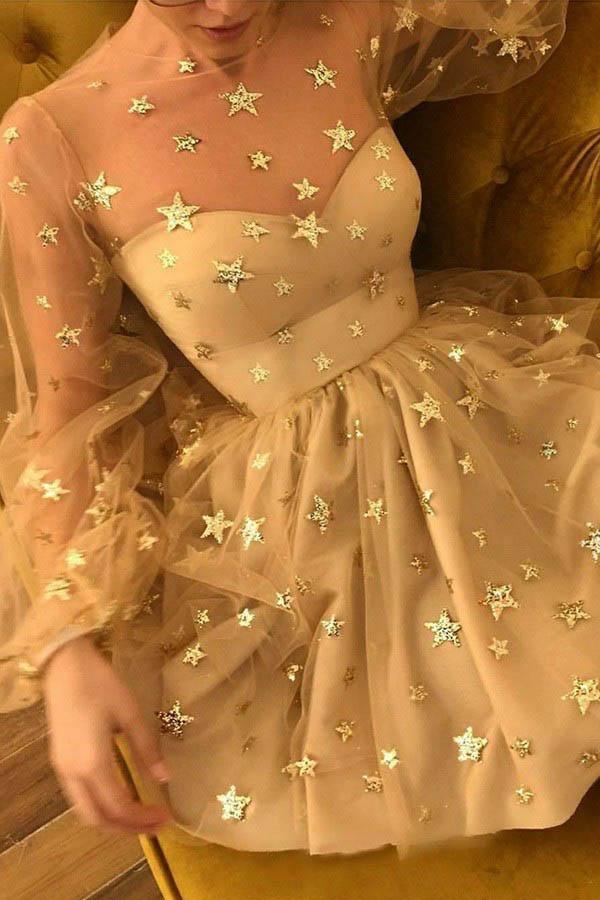 Funkelndes A-Linien-Heimkehrkleid mit Rundhalsausschnitt, langen Ärmeln und Pailletten