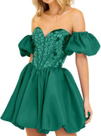 Vestido corto de fiesta con hombros descubiertos y corte A
