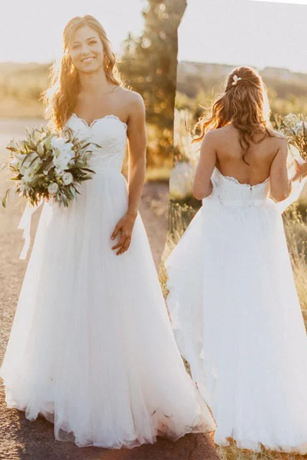 Herzausschnitt bodenlanges Hochzeitskleid mit Spitze
