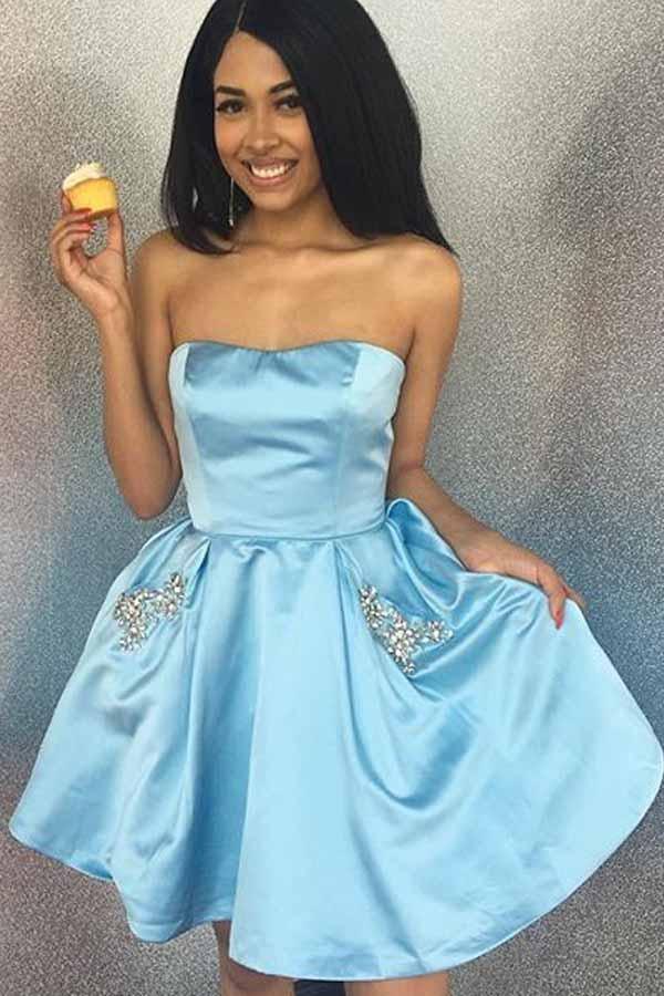 Trägerloses, kurzes Homecoming-Kleid mit Herz-Ausschnitt und Taschen