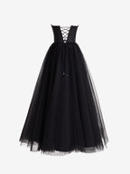 Vestido de fiesta de tul con escote en forma de corazón y abertura