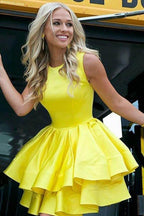 Gestuftes Rock Homecoming-Kleid Kurzes Ballkleid Satin Ballkleid