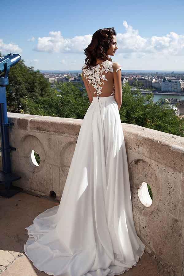 Lange Abendkleider aus Chiffon mit seitlichem Schlitz und Spitzenapplikationen