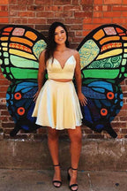 Vestido de fiesta corto de dos piezas con espalda descubierta y lazo