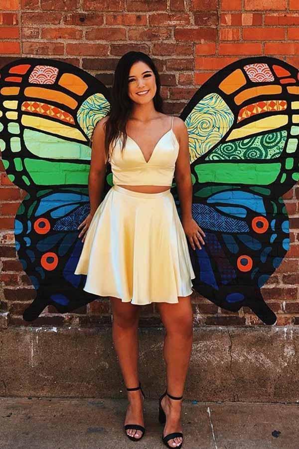 Vestido de fiesta corto de dos piezas con espalda descubierta y lazo