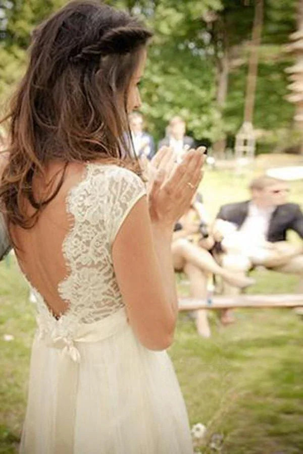Vestido de Novia con Escote en V, Mangas Cortas, Cola de Barrido, Espalda Descubierta y Fajín
