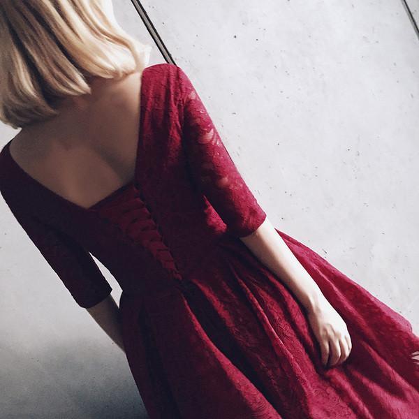 Vestido de encaje de cuello en V y manga corta para fiesta de graduación o de bienvenida