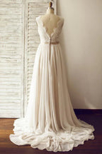 Vestido de novia sin mangas con escote en V, espalda abierta y fajín de encaje
