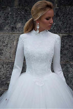 Vestido de novia de gala de satén vintage con cuello alto y talle natural